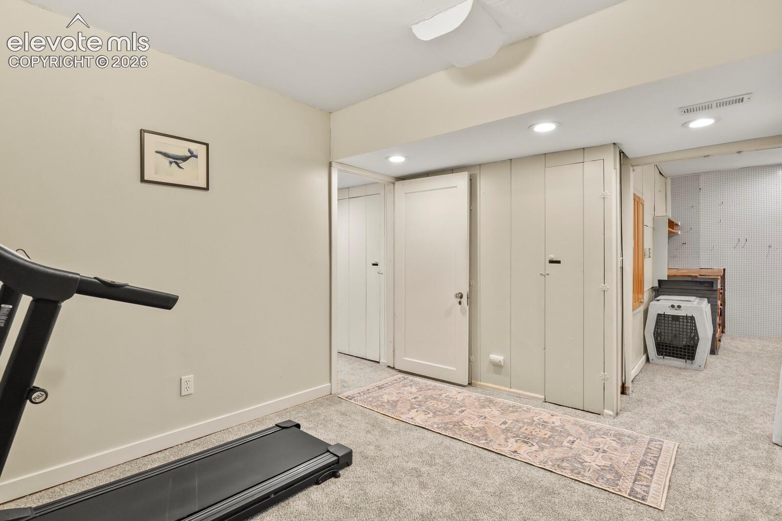 Listing photo 36 for 1507 N El Paso Street