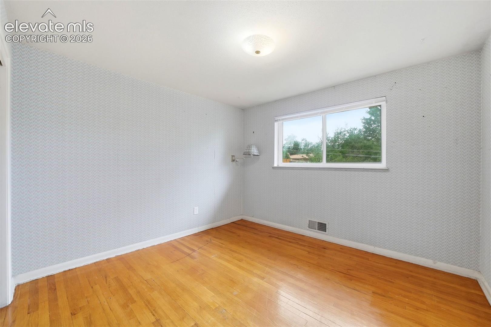 Listing photo 24 for 1406 Iowa Avenue