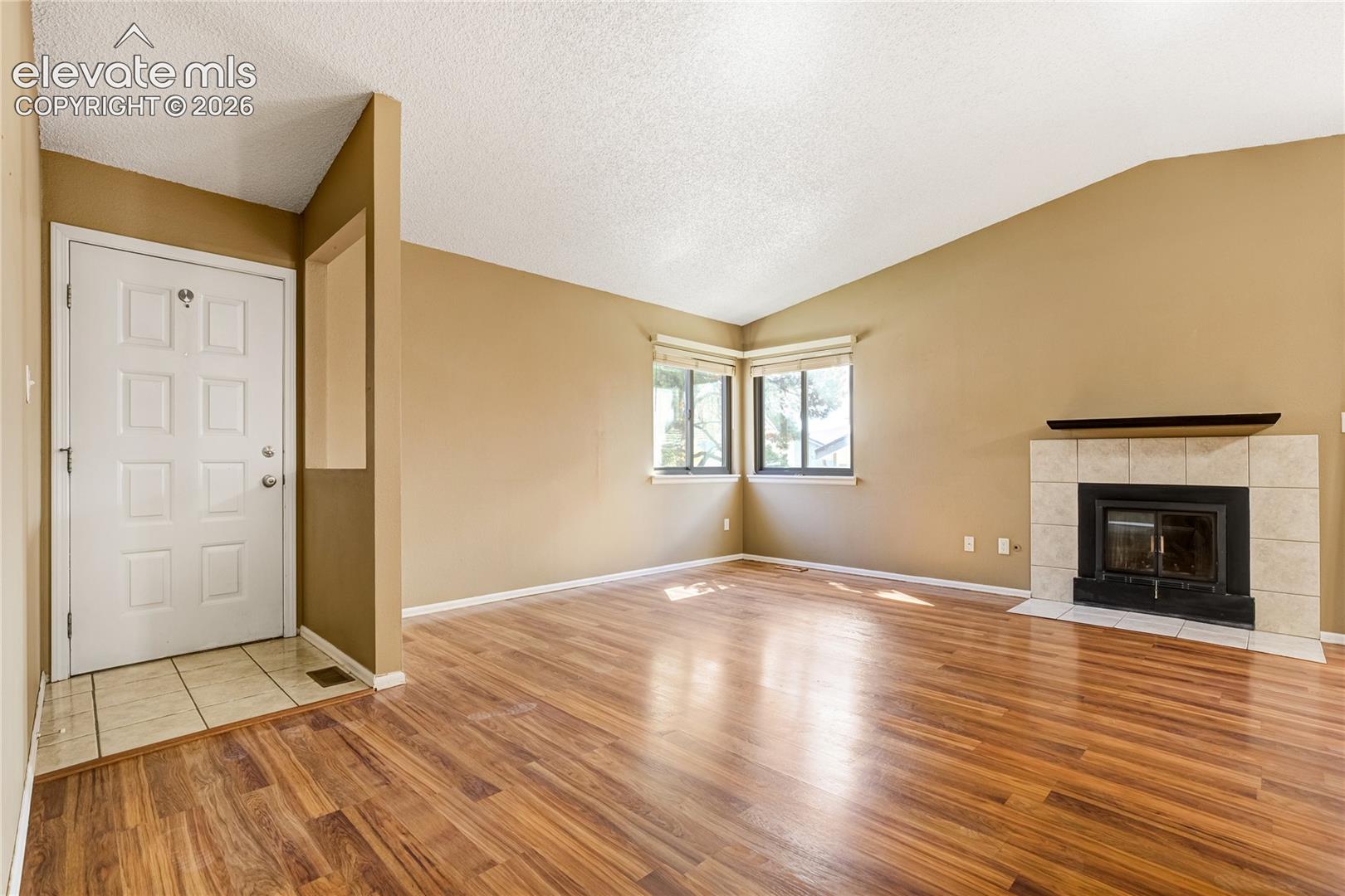 Listing photo 5 for 4875 Bluestem Drive