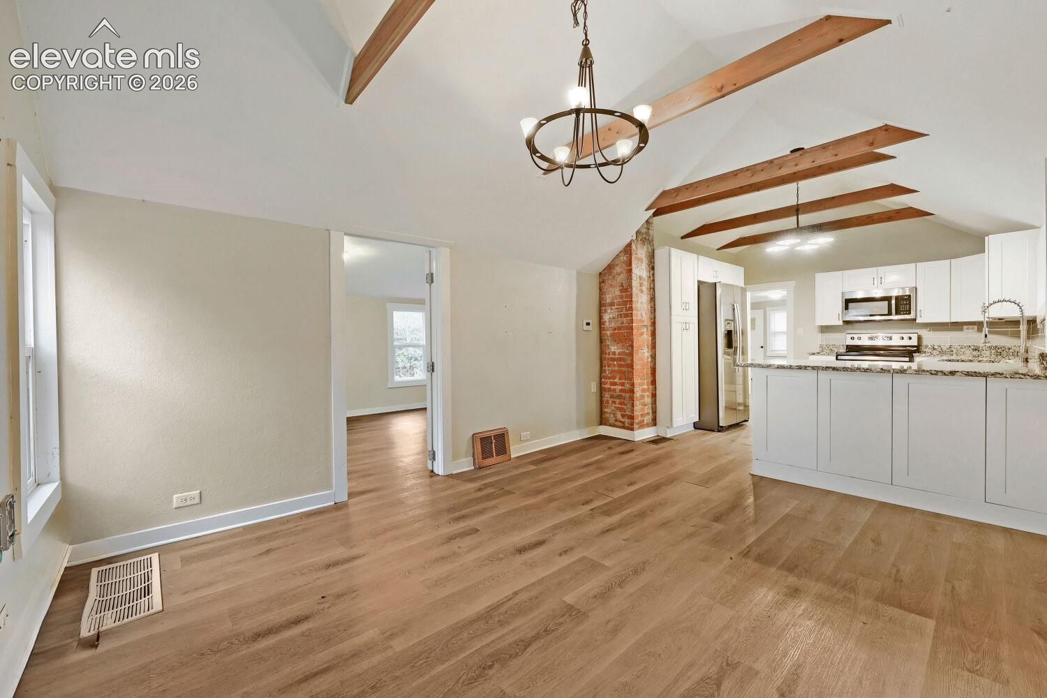 Listing photo 3 for 1112 2nd Street