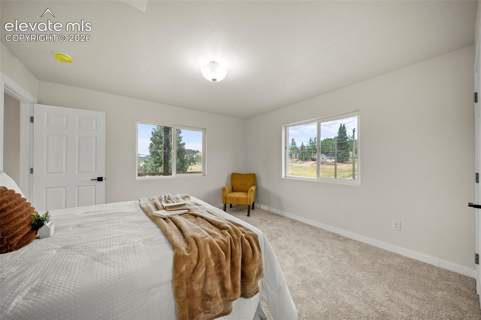 Listing photo 20 for 107 E May Avenue