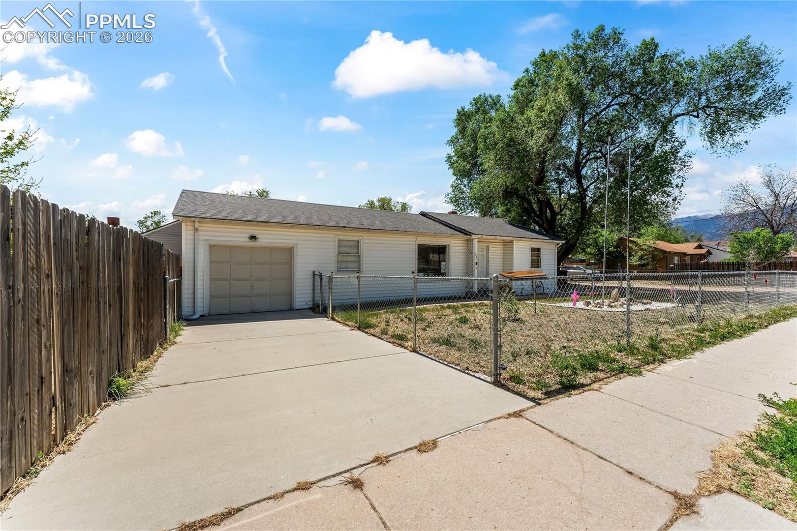849 Fountain Boulevard, photo 2