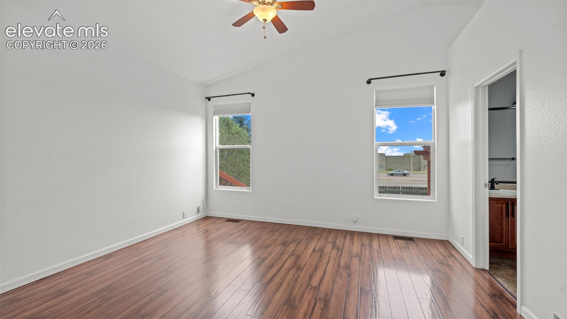 Listing photo 4 for 7514 Jaoul Point