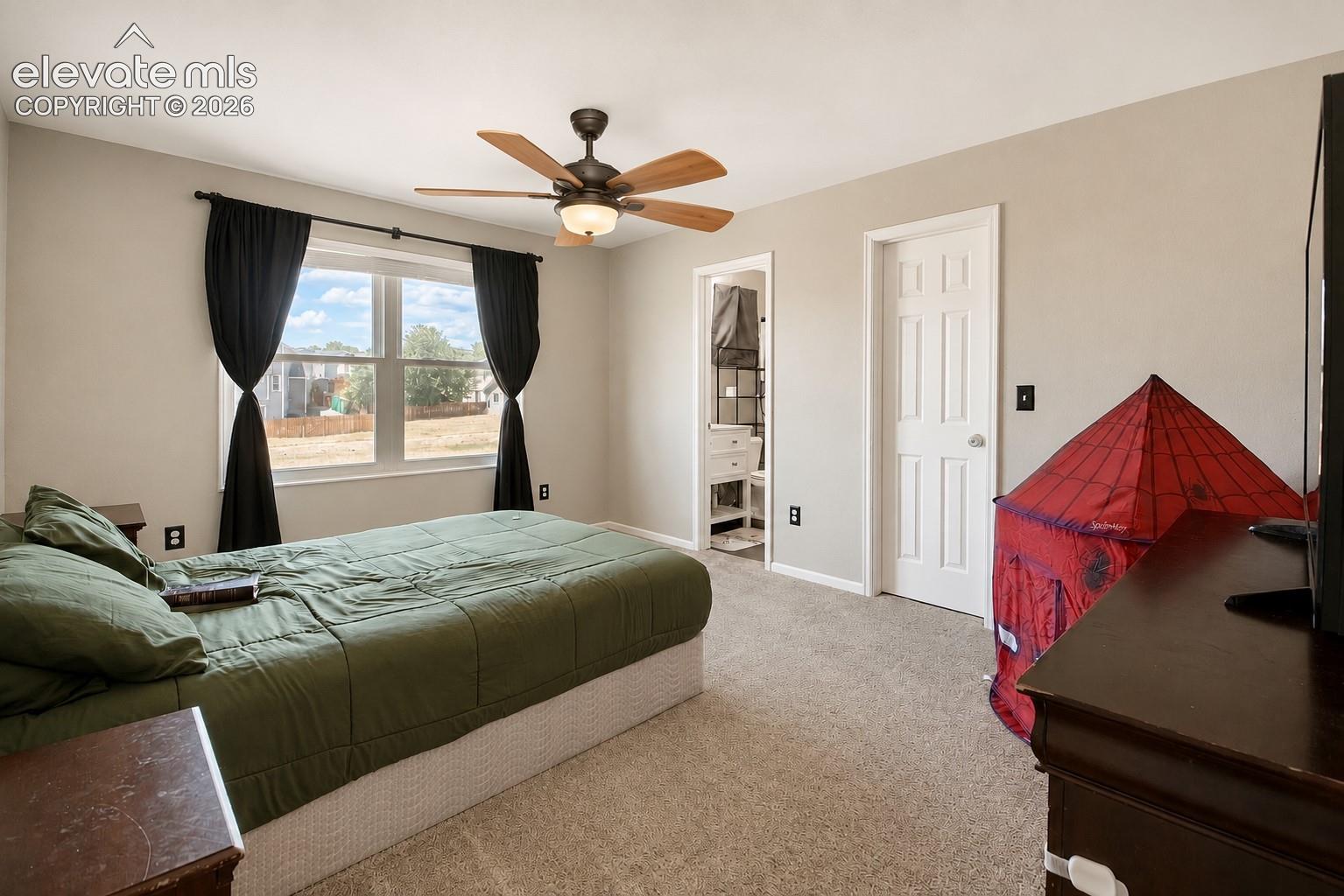 Listing photo 9 for 1395 Legend Oak Drive