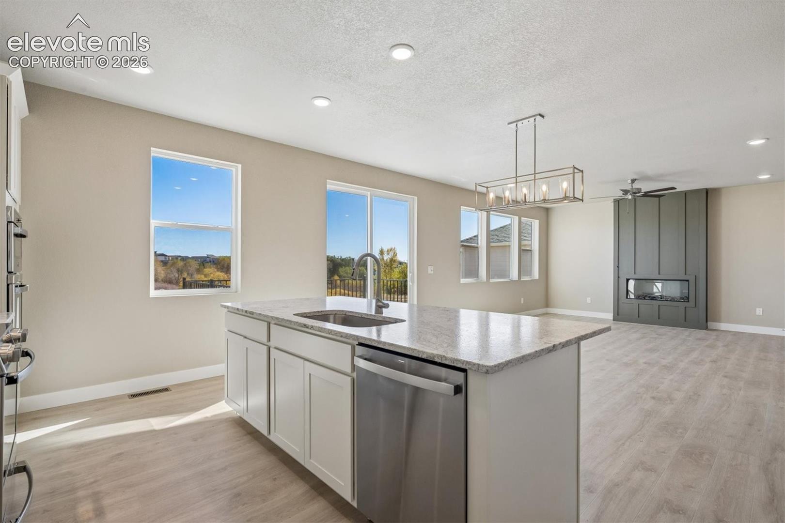 Listing photo 12 for 7907 Grey Bark Way