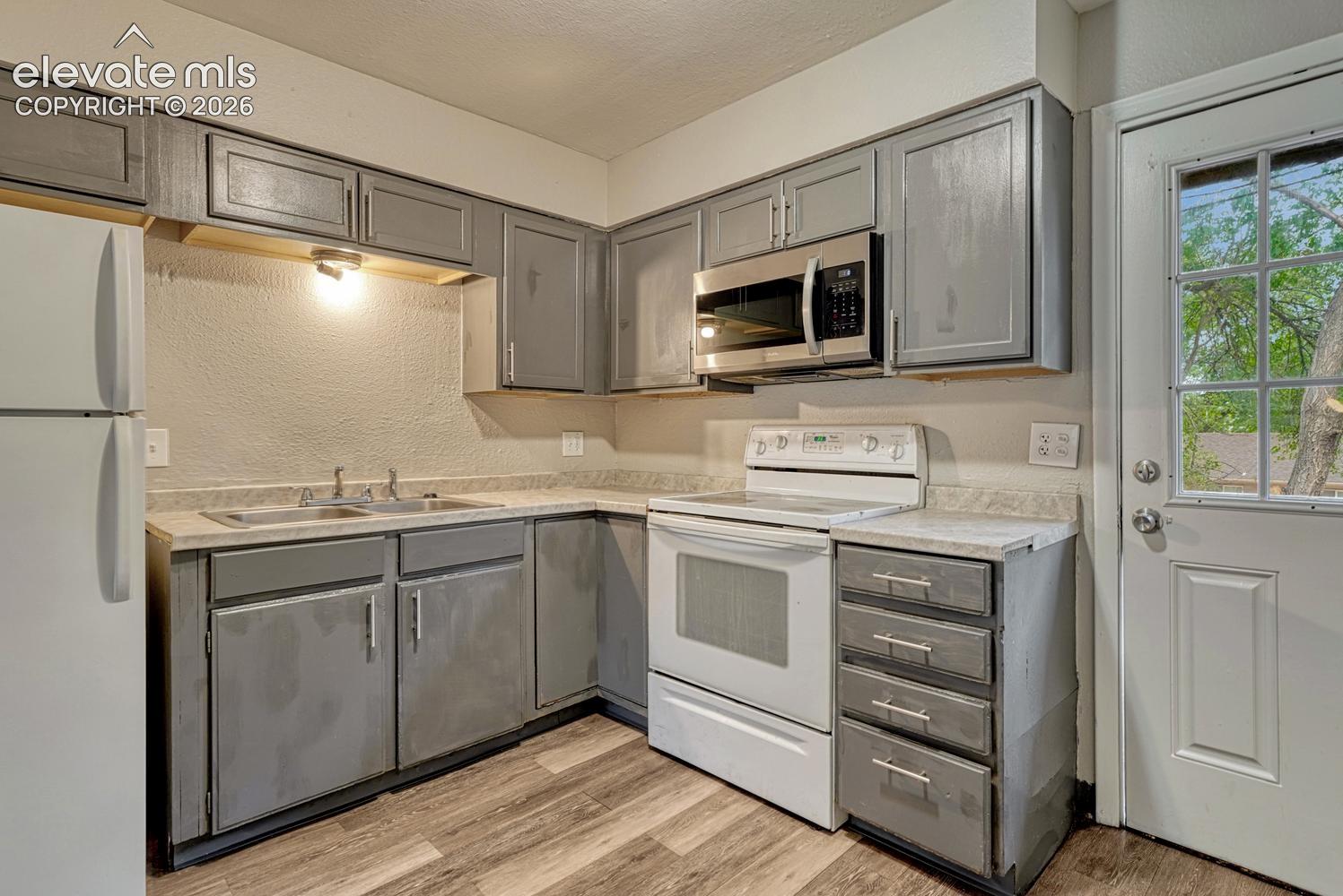 Listing photo 12 for 330 Vehr Drive