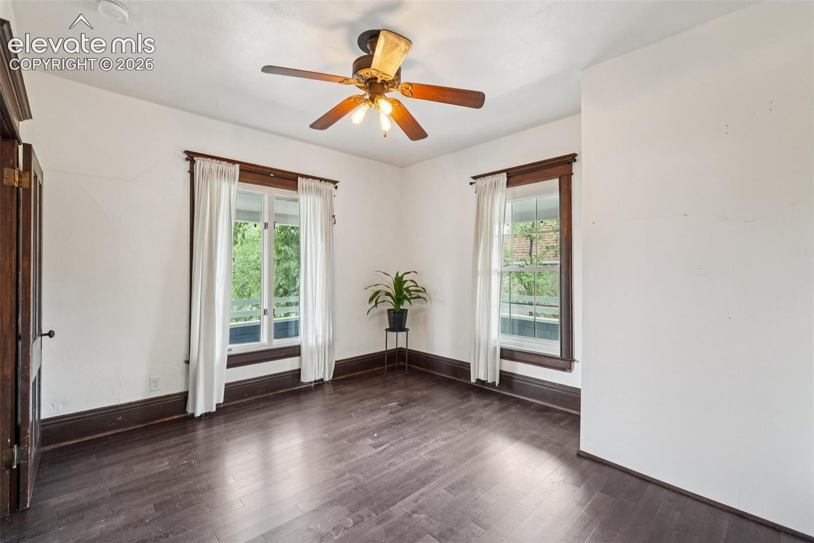 Listing photo 22 for 708 Cooper Avenue