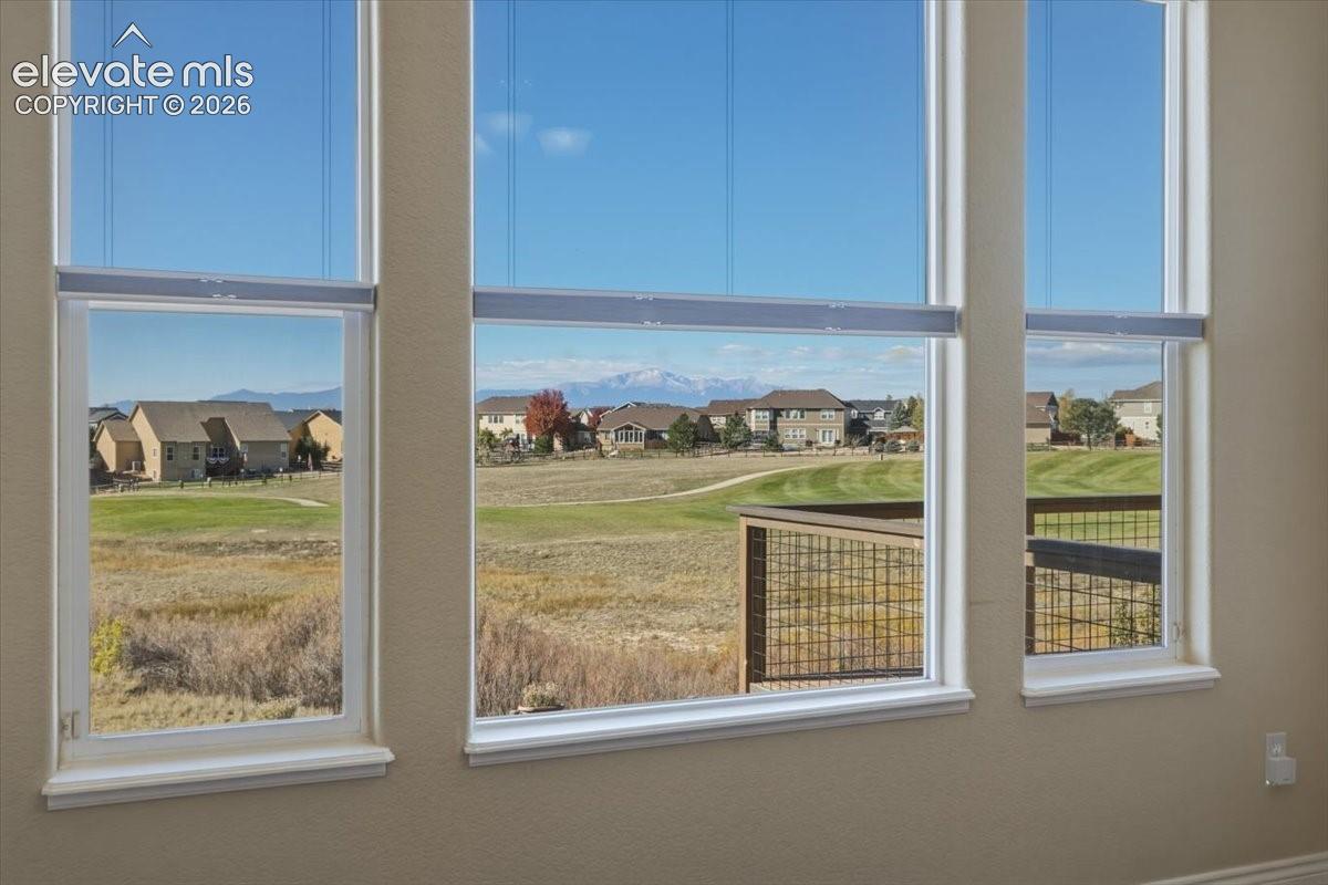 Listing photo 13 for 10862 Torreys Peak Way