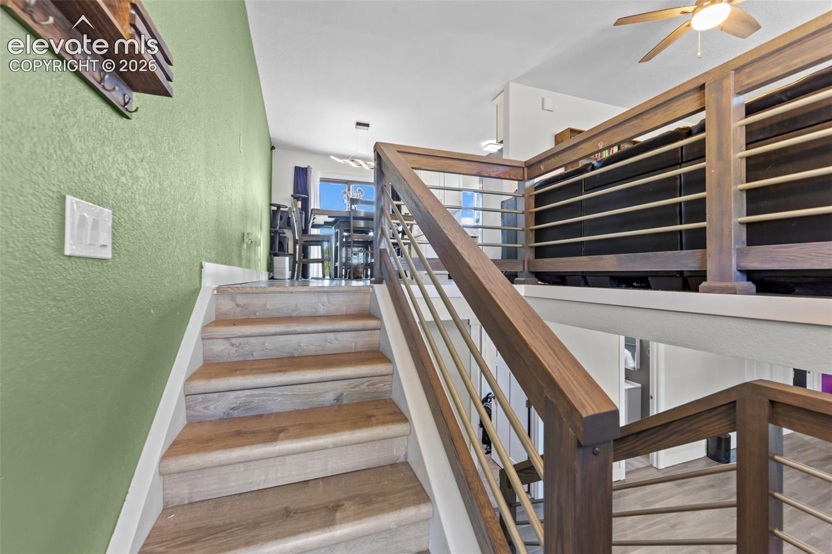 Listing photo 3 for 7503 Fortman Avenue