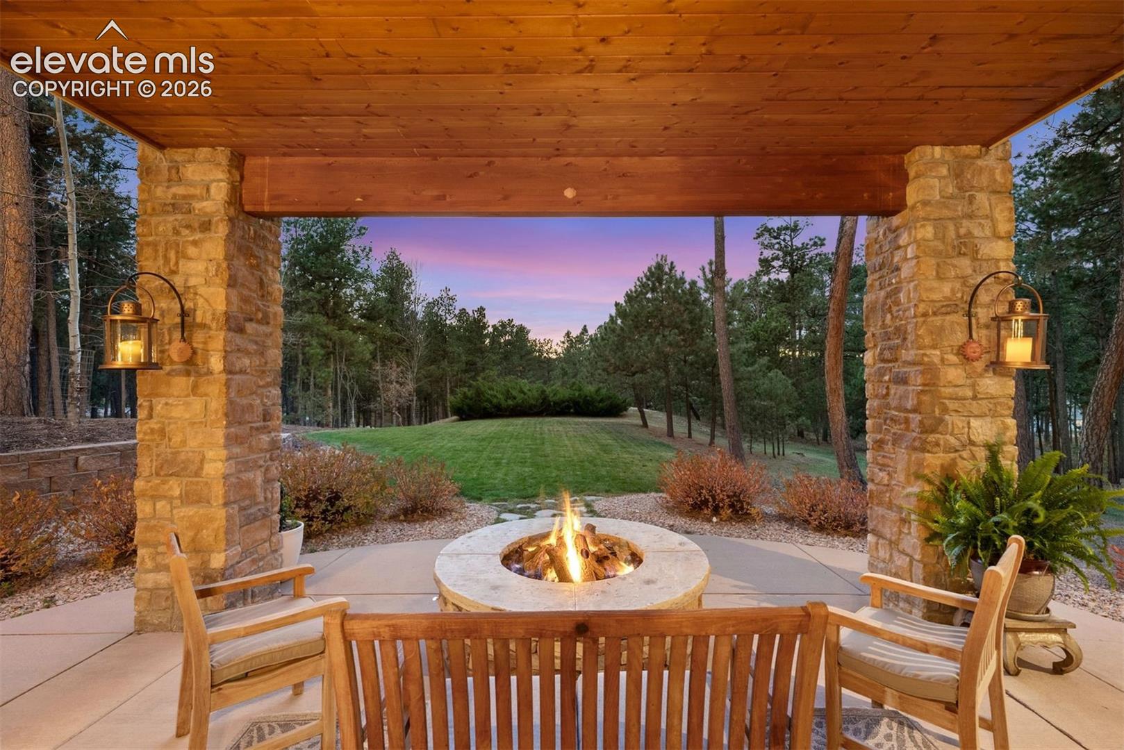 Listing photo 9 for 17507 Colonial Park Drive