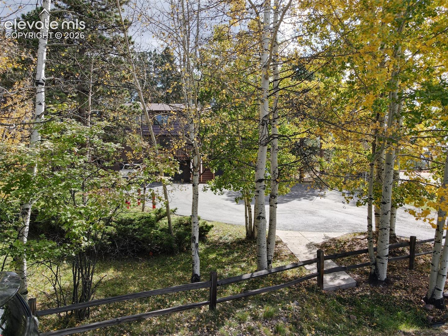 Listing photo 33 for 590 Manor Court B
