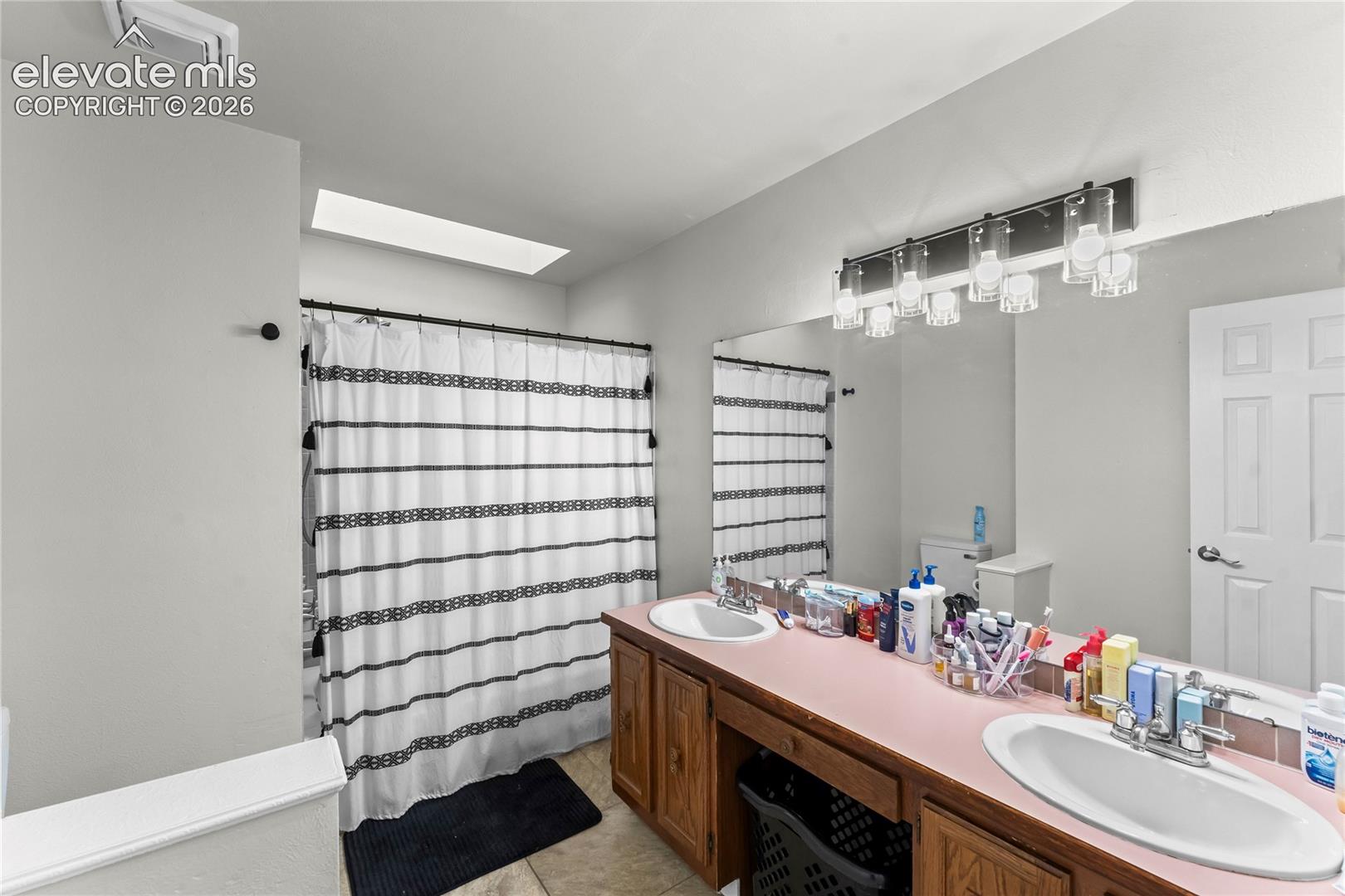 Listing photo 12 for 2013 Sussex Lane