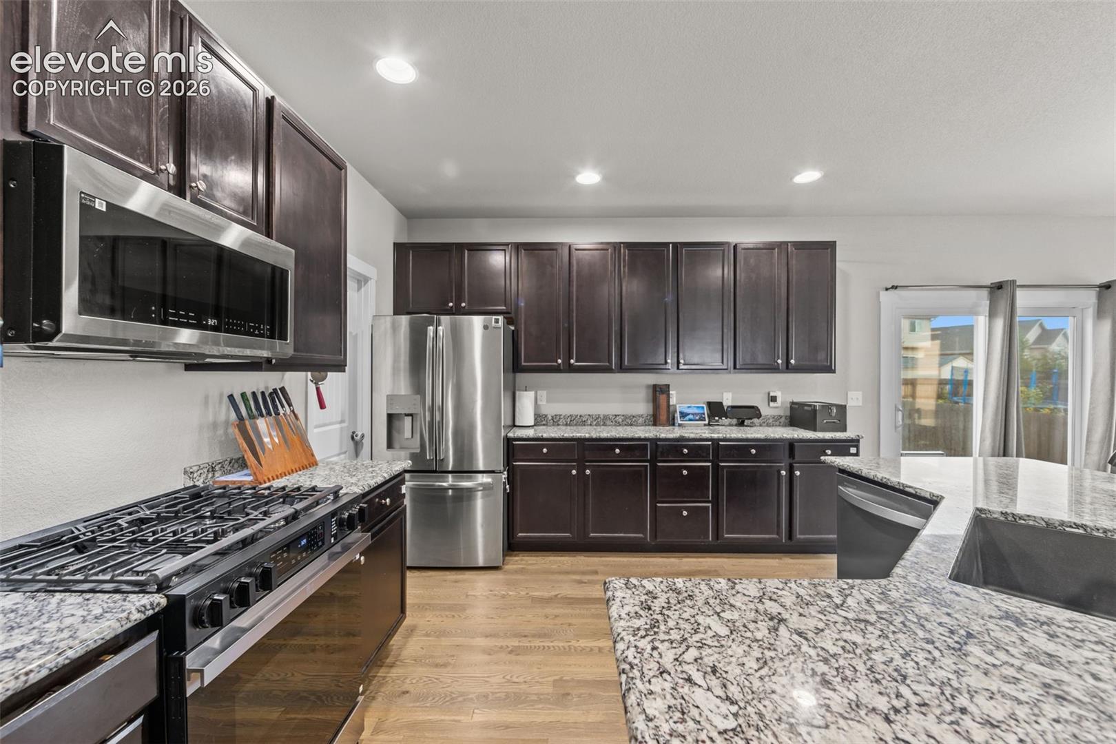 Listing photo 12 for 7447 Peachleaf Drive