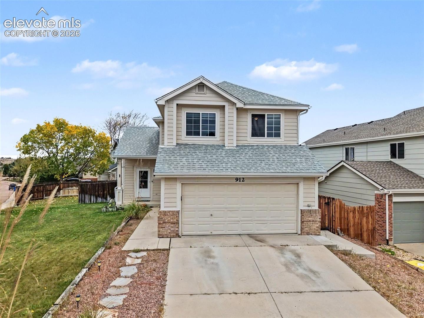 Listing photo 35 for 912 Legend Oak Drive