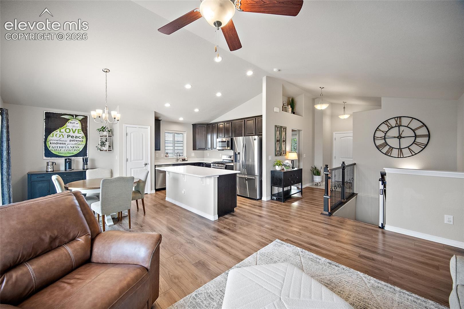 Listing photo 5 for 12832 Scenic Walk Drive