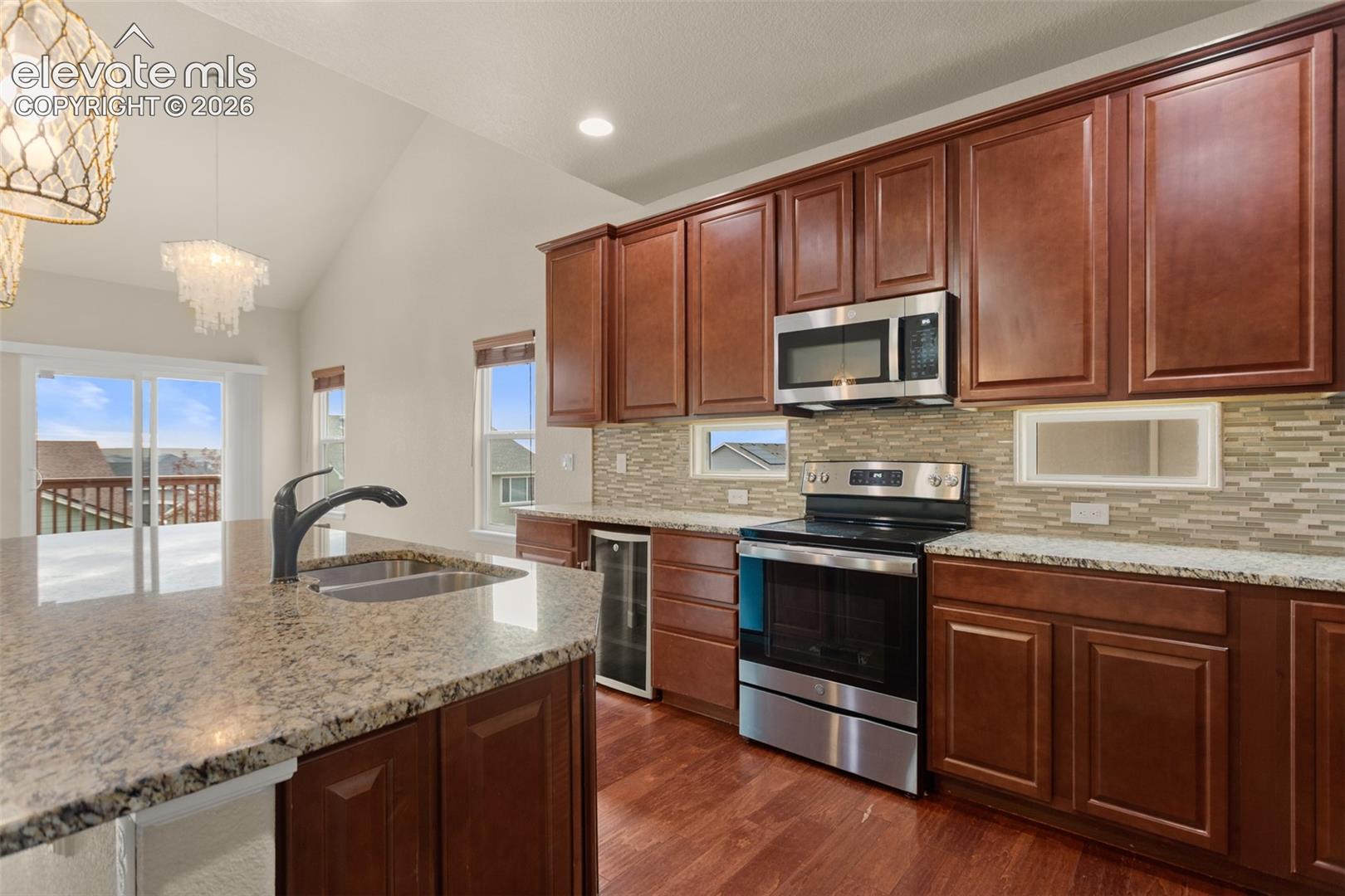 Listing photo 4 for 7551 Dutch Loop
