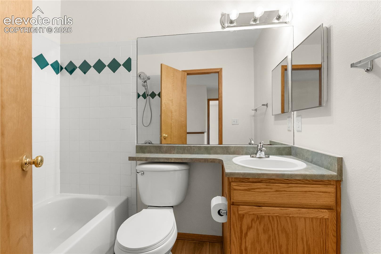Listing photo 13 for 890 N Candlestar Loop