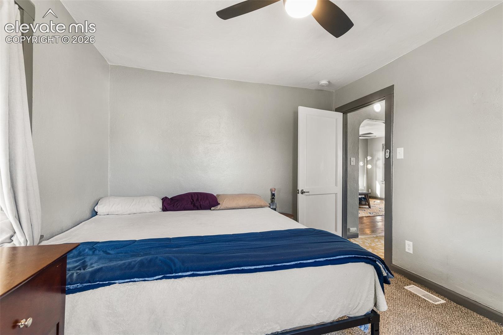 Listing photo 8 for 2330 Cheyenne Avenue