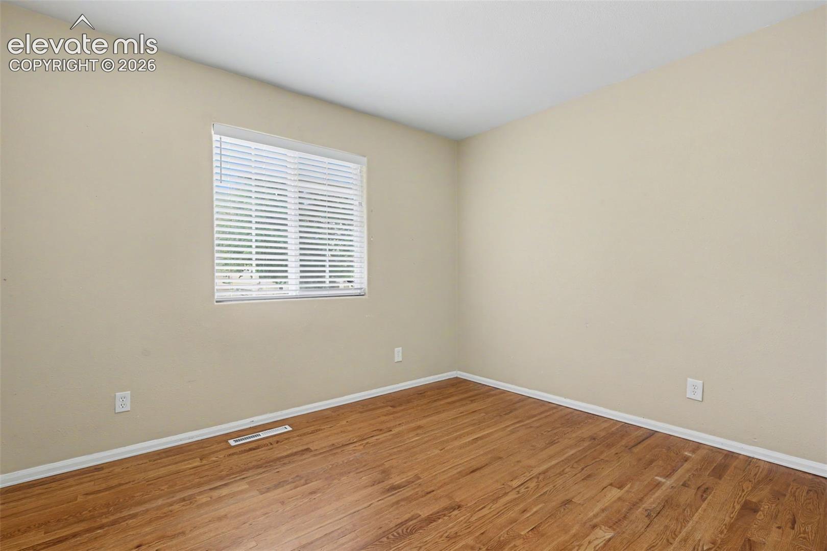 Listing photo 22 for 105 Linden Drive