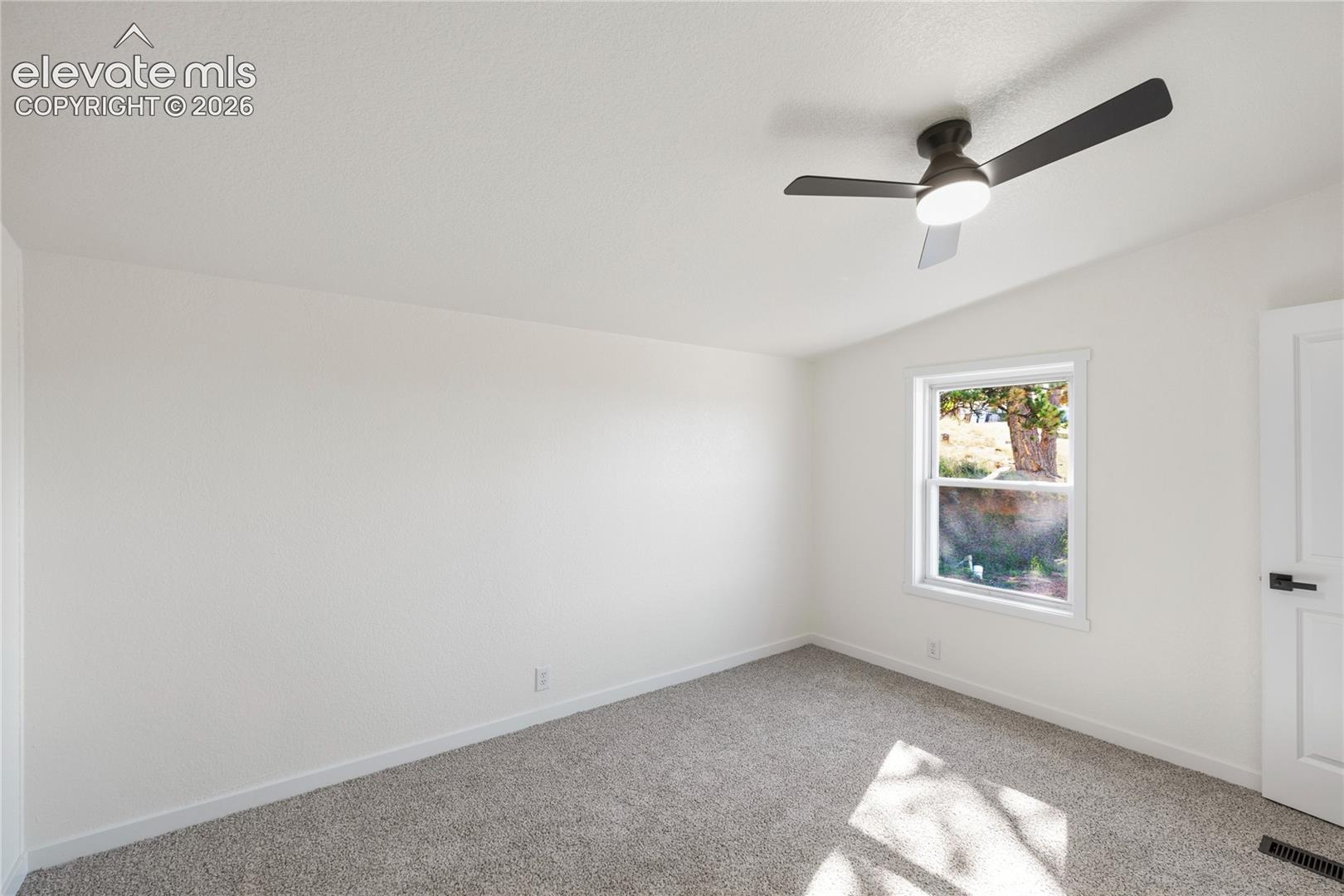 Listing photo 22 for 131 Dillon Lane