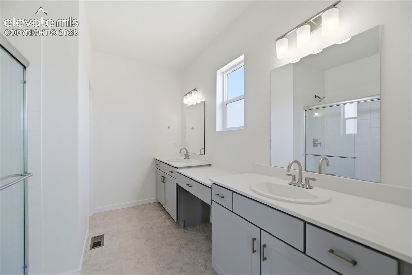 Listing photo 38 for 7968 School House Drive