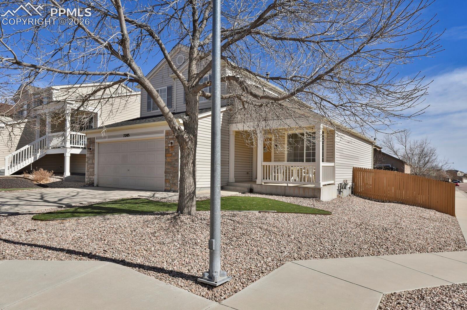 Listing photo 3 for 7203 Bentwater Drive