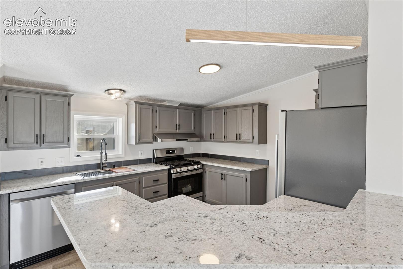 Listing photo 3 for 5510 Whipshaw Road