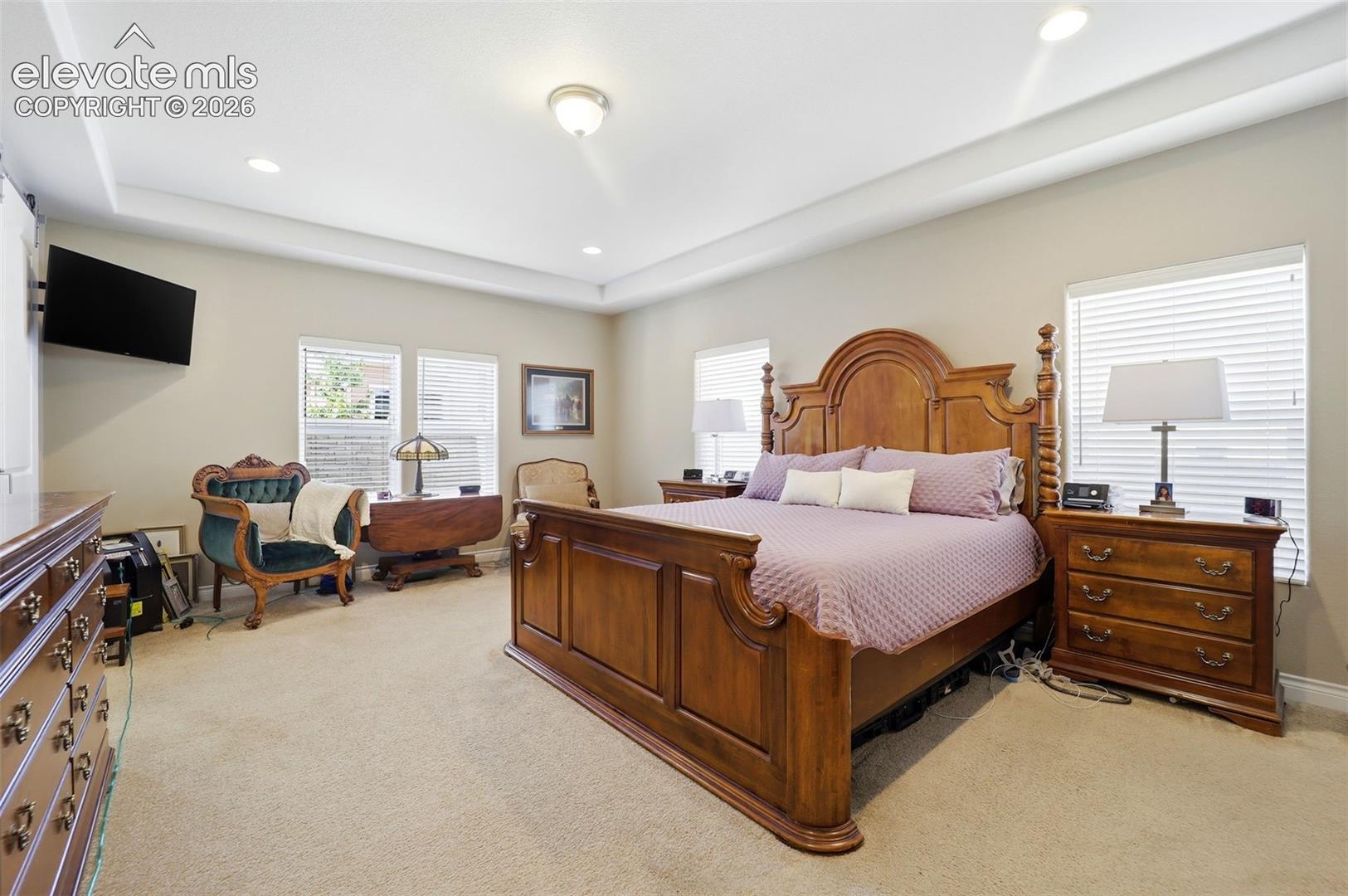 Listing photo 11 for 9982 Golf Crest Drive