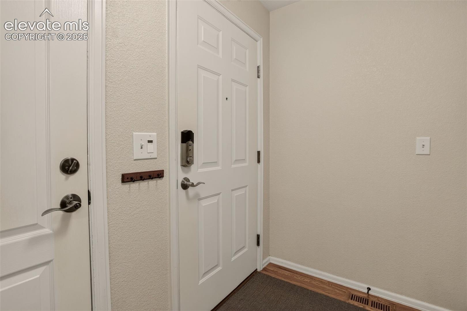 Listing photo 5 for 3782 Homestead Ridge Heights