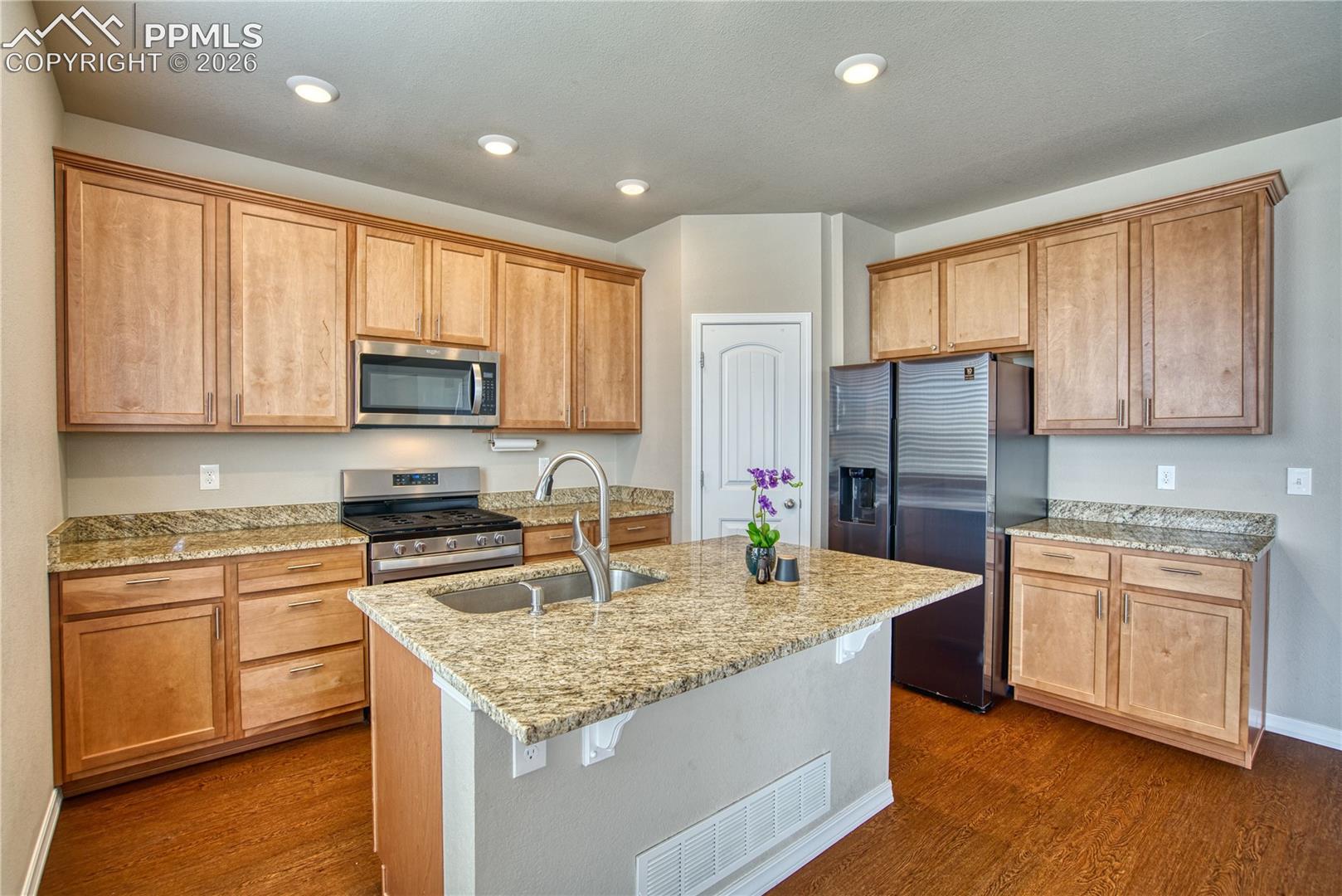 Listing photo 11 for 10104 Bluffstone Court
