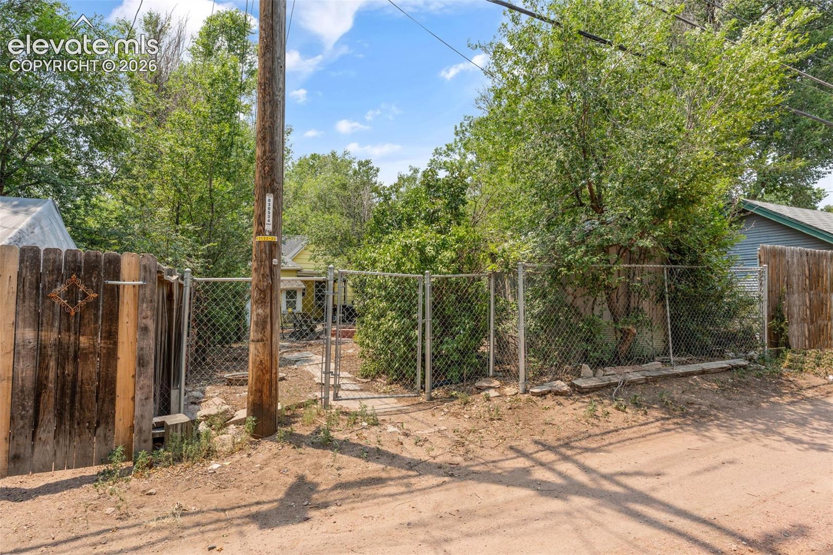 Listing photo 35 for 2130 W Kiowa Street