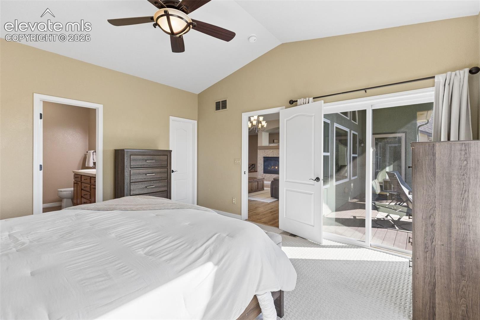 Listing photo 14 for 1055 Bayfield Drive
