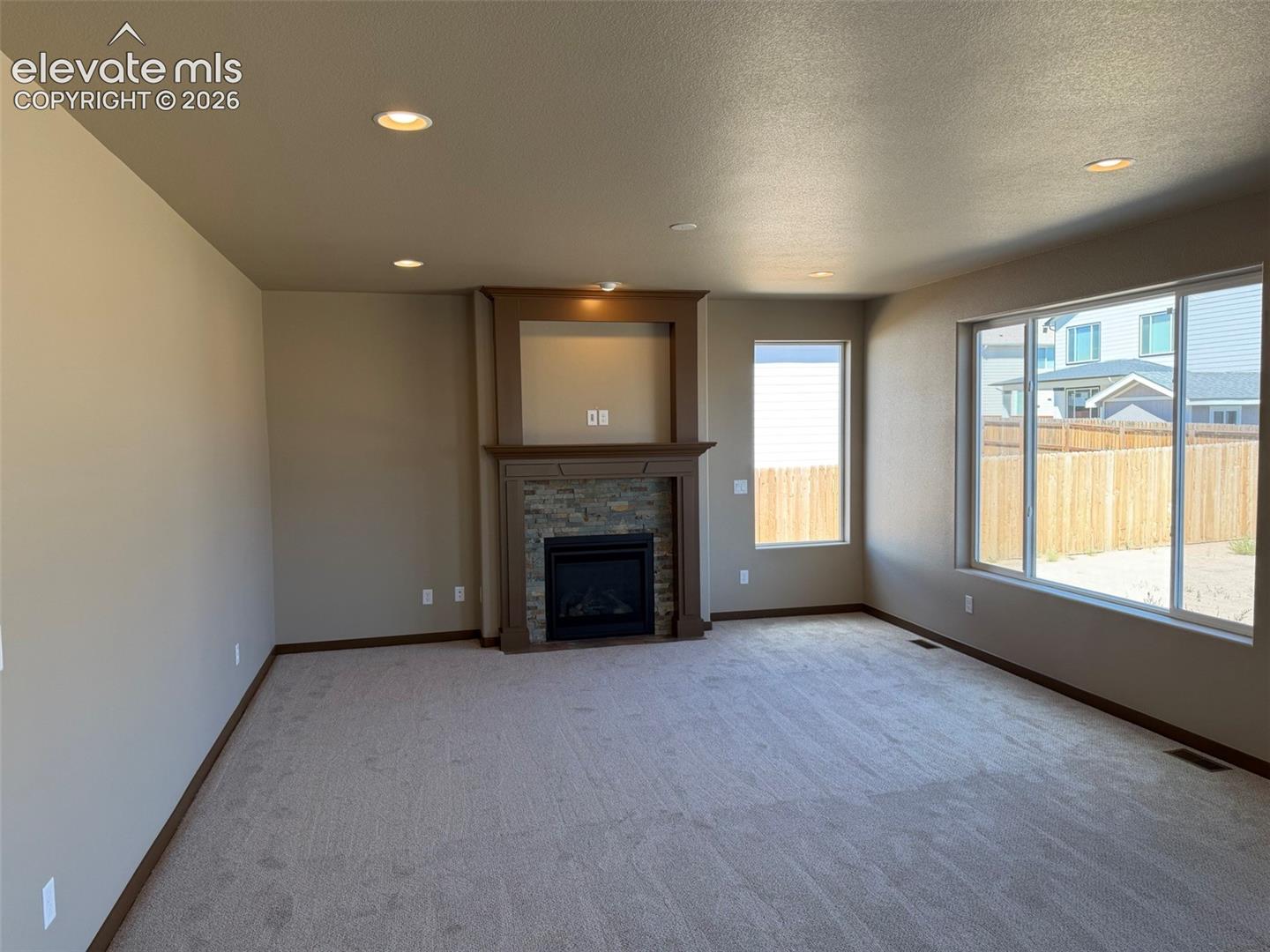 Listing photo 16 for 10895 Evening Creek Drive