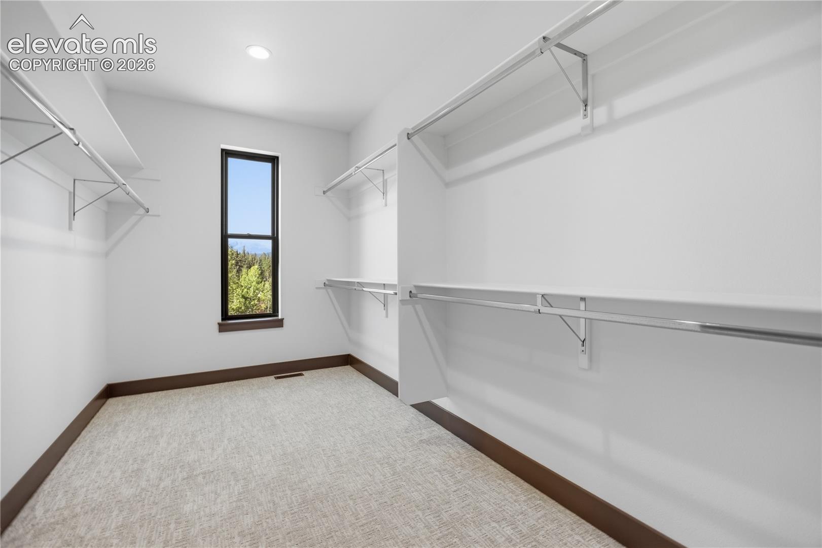 Listing photo 47 for 449 Oxford Lane