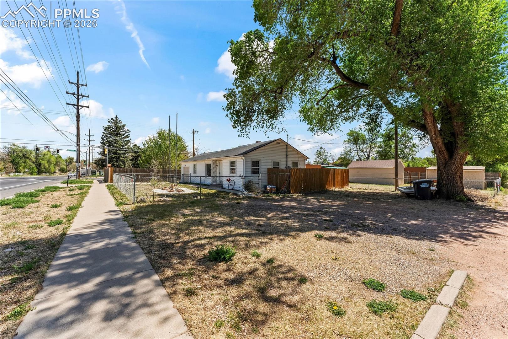 849 Fountain Boulevard, photo 3
