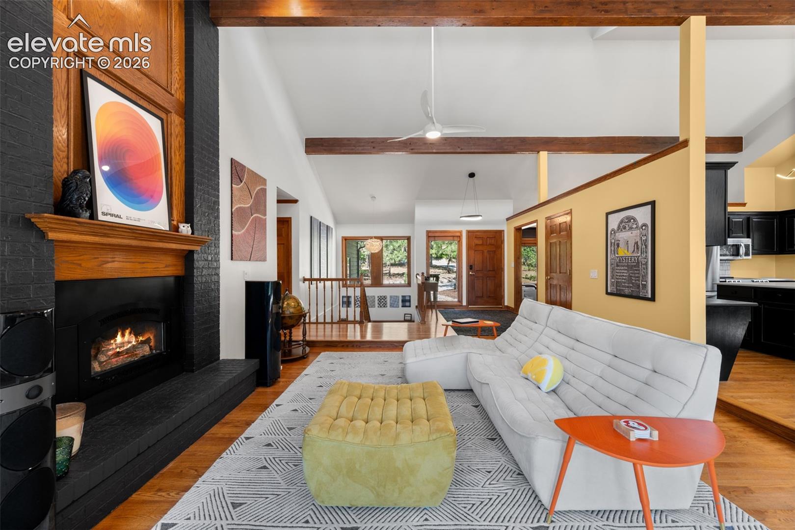 Listing photo 10 for 1675 Oakwood Drive