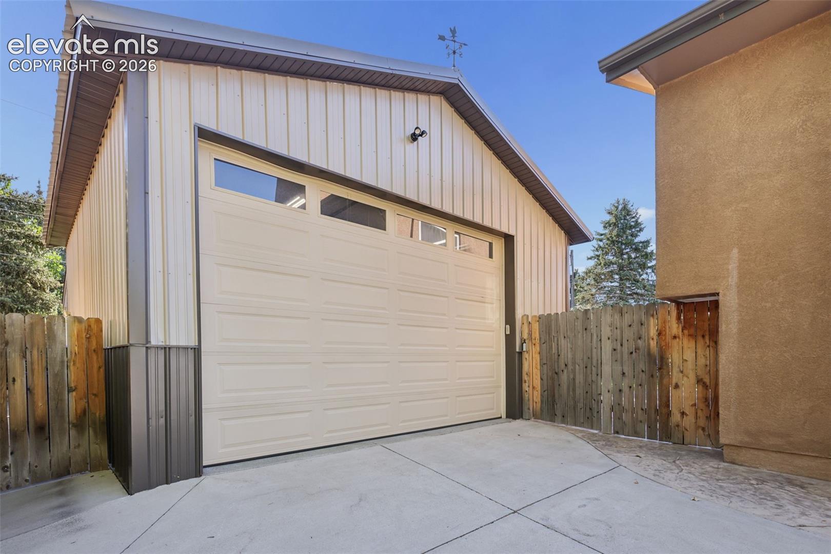 Listing photo 26 for 6723 Bishop Drive