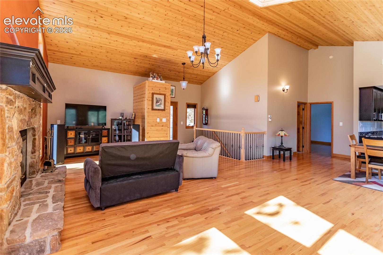 Listing photo 8 for 1325 Kings Crown Road