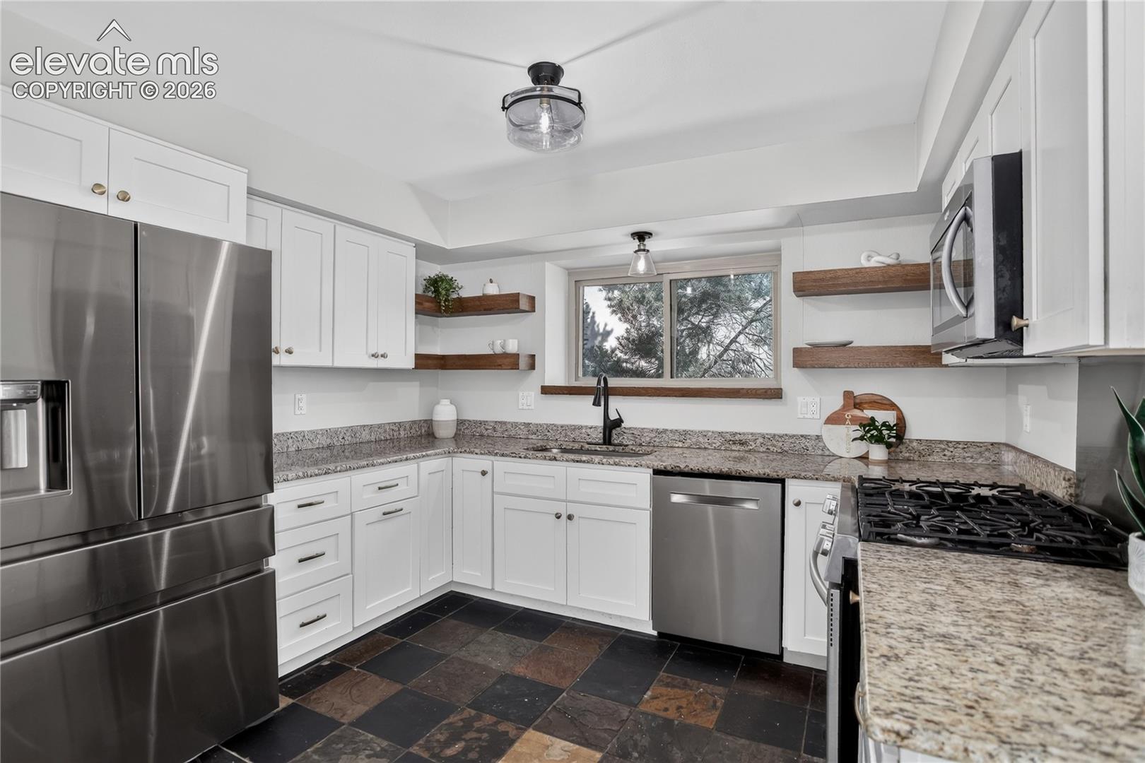 Listing photo 9 for 930 Flying Eagle Place