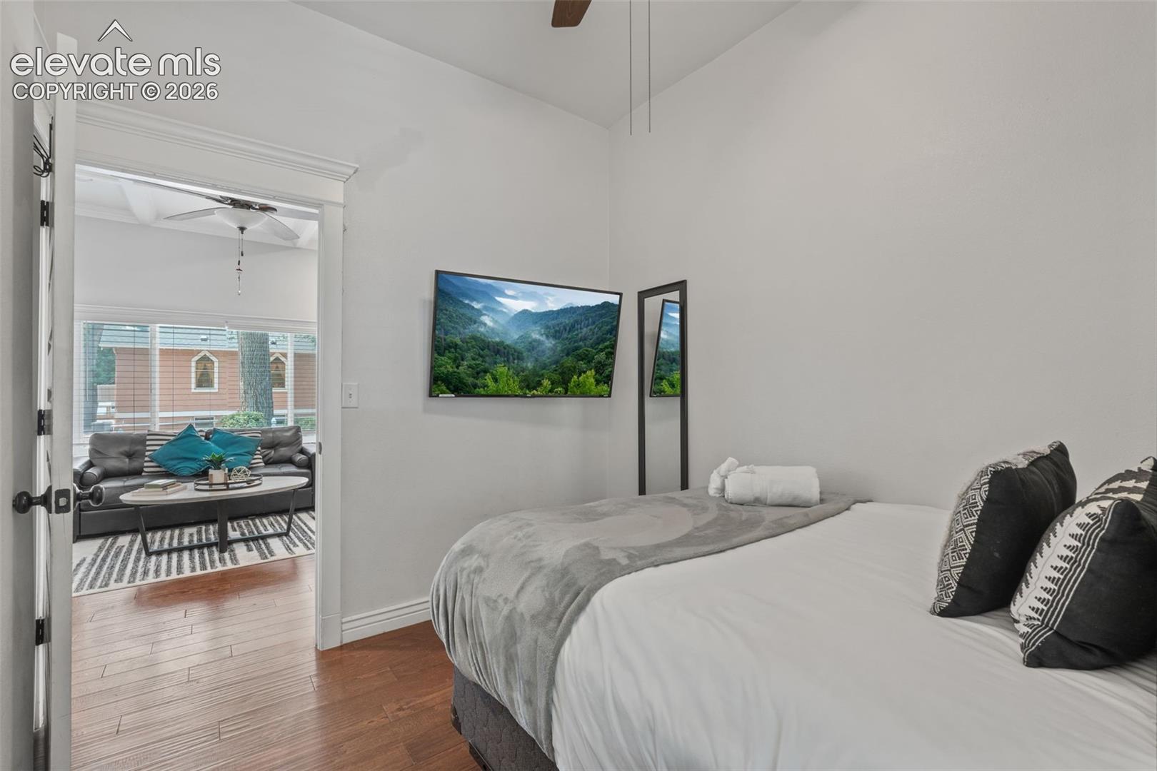 Listing photo 14 for 2130 W Kiowa Street