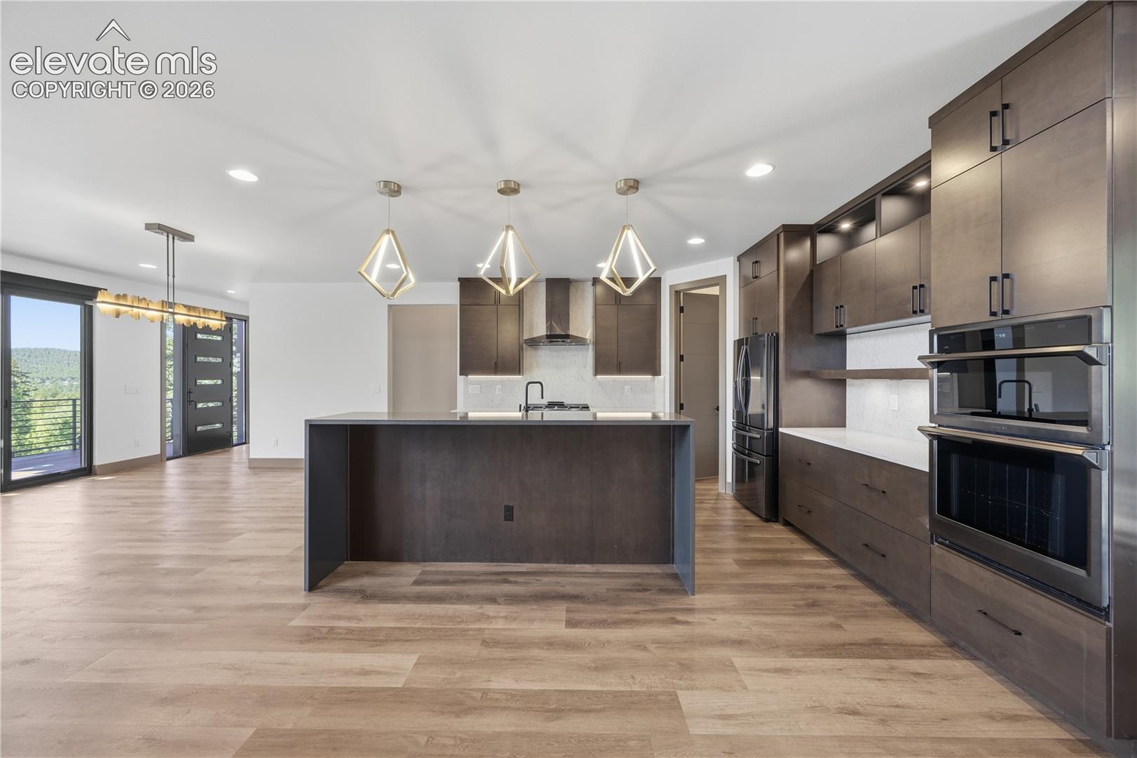 Listing photo 11 for 449 Oxford Lane