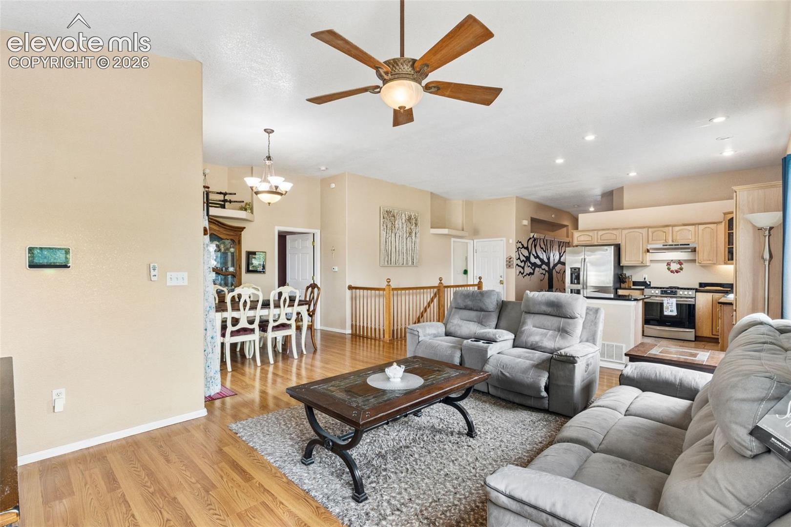 Listing photo 5 for 703 N Canvas Drive