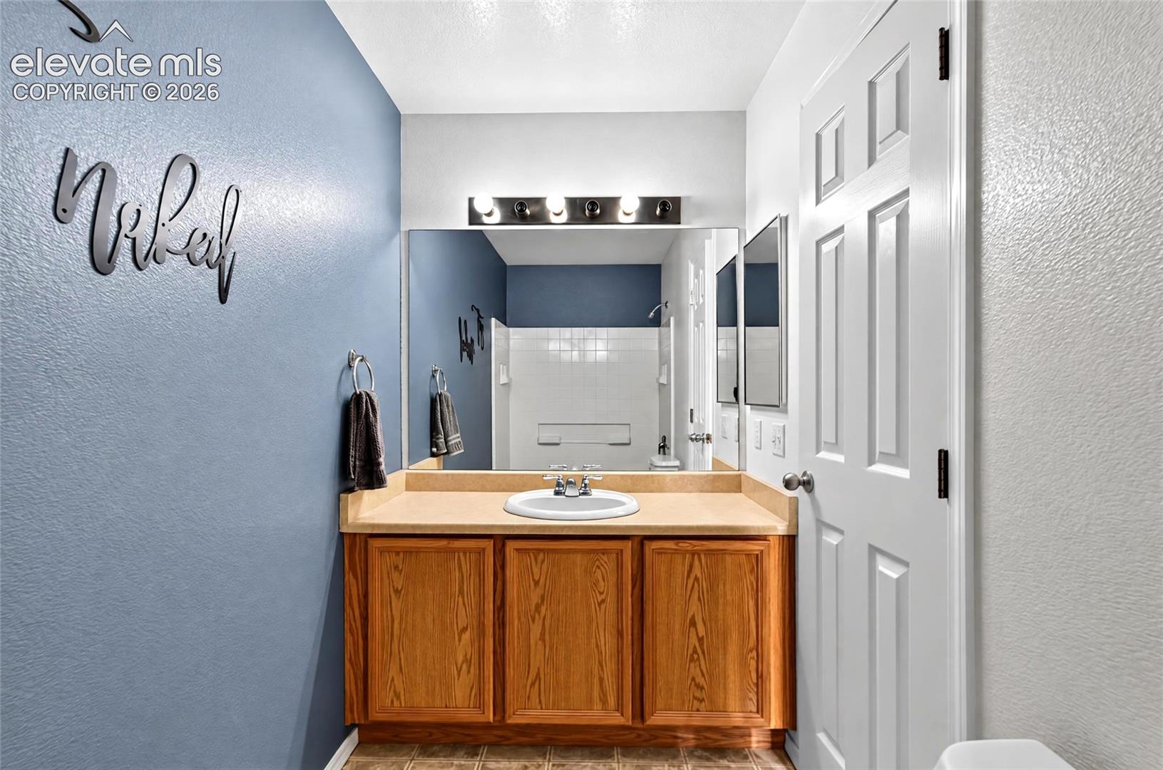 Listing photo 17 for 10576 Wells Point