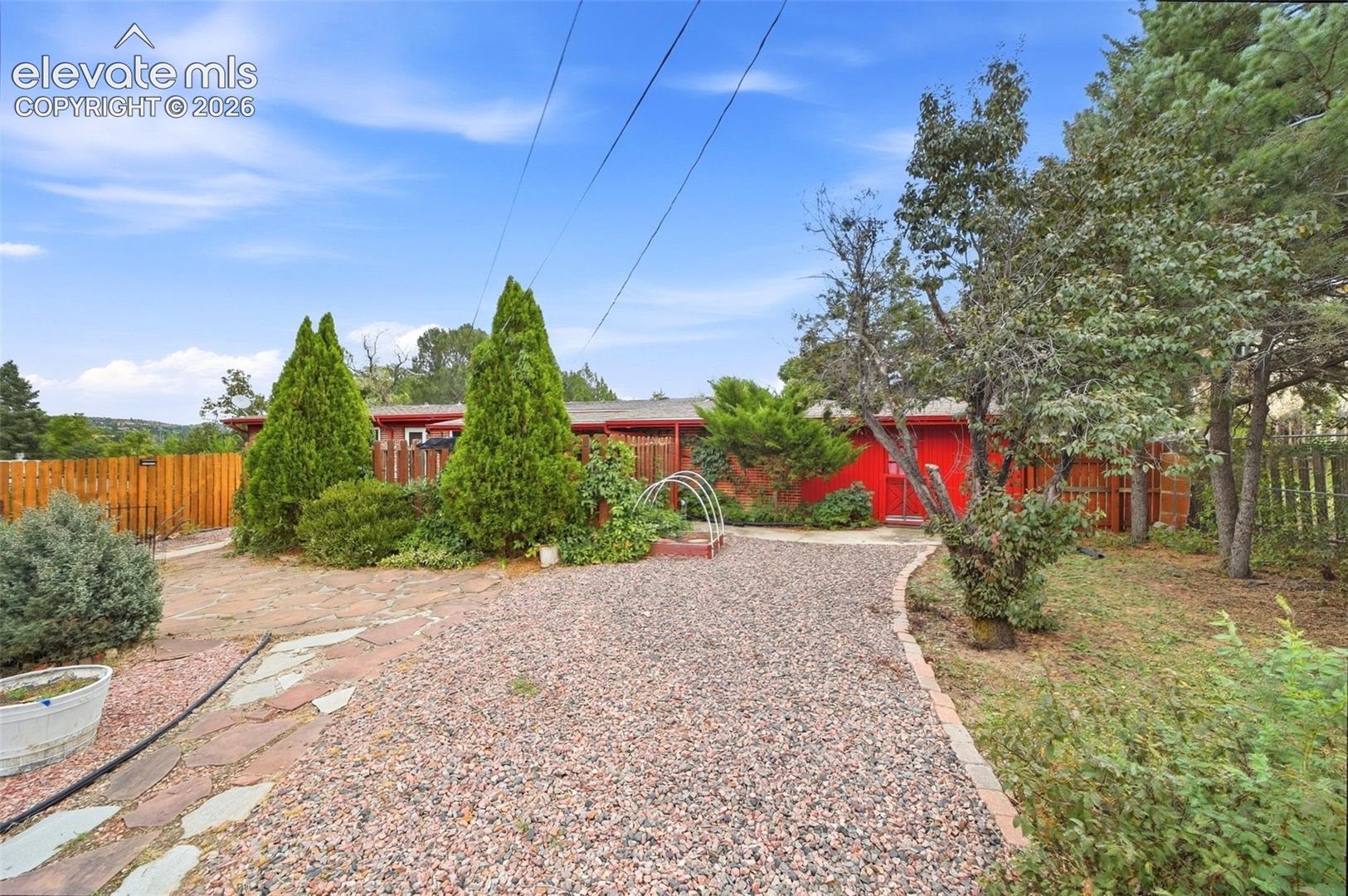 Listing photo 38 for 1406 Iowa Avenue