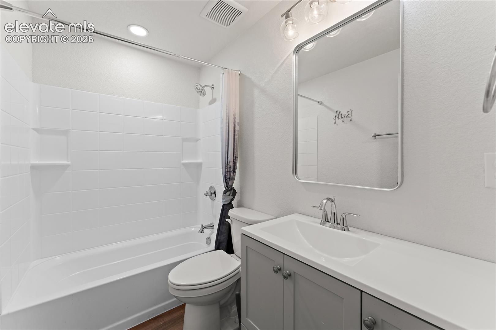 Listing photo 35 for 7777 Candlelight Lane