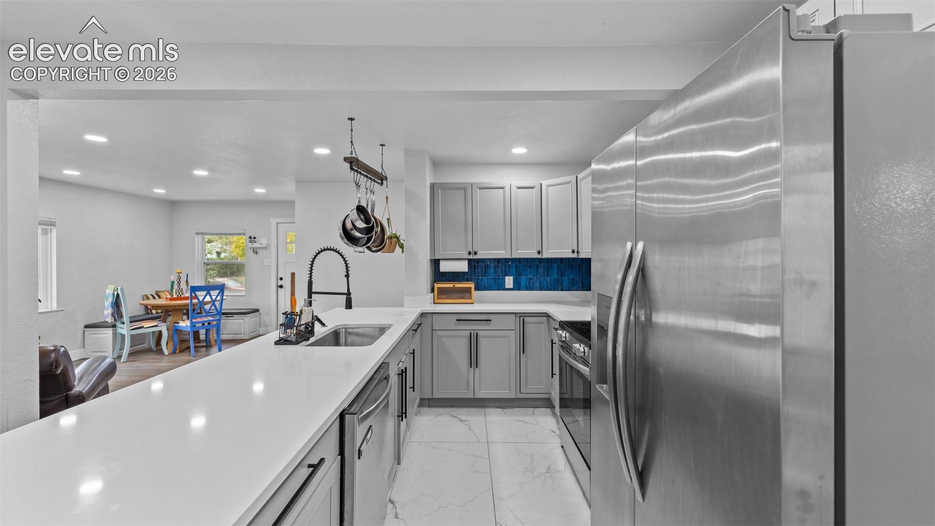 Listing photo 8 for 1380 Trenton Street