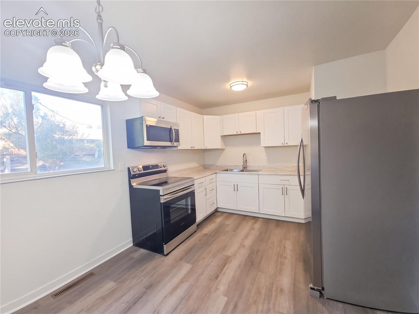 1136 Cambridge Avenue, photo 2