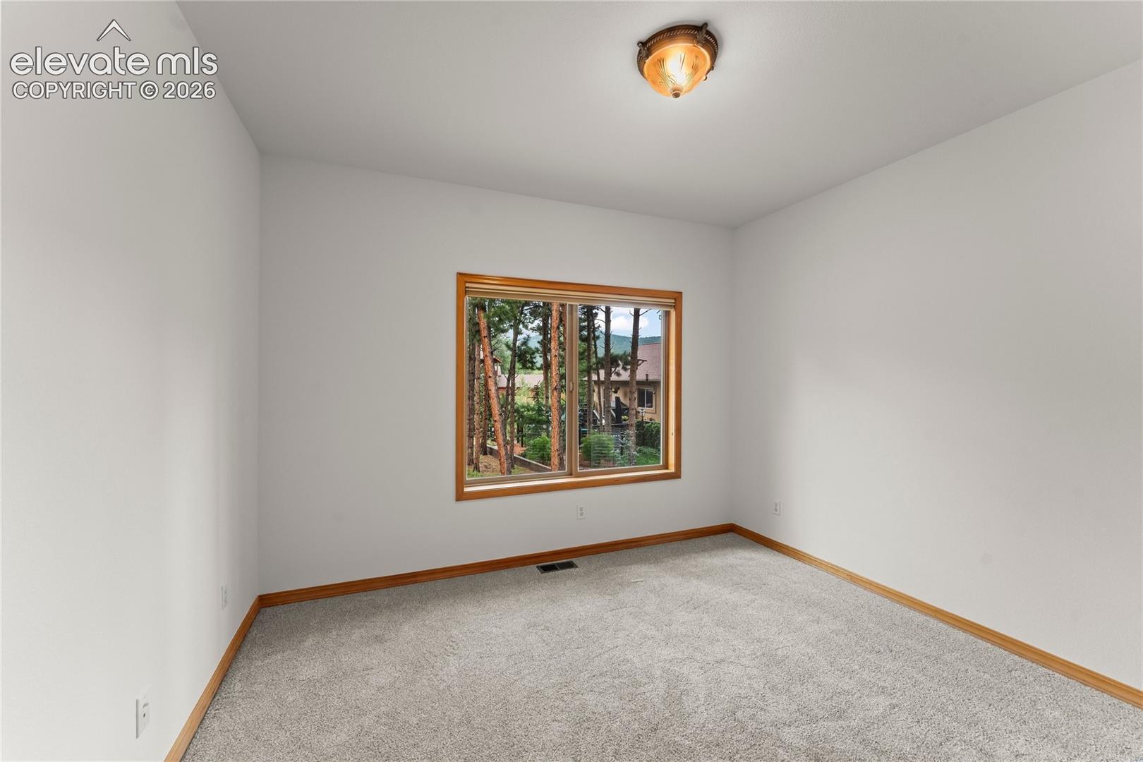 Listing photo 22 for 113 Flagstick Drive