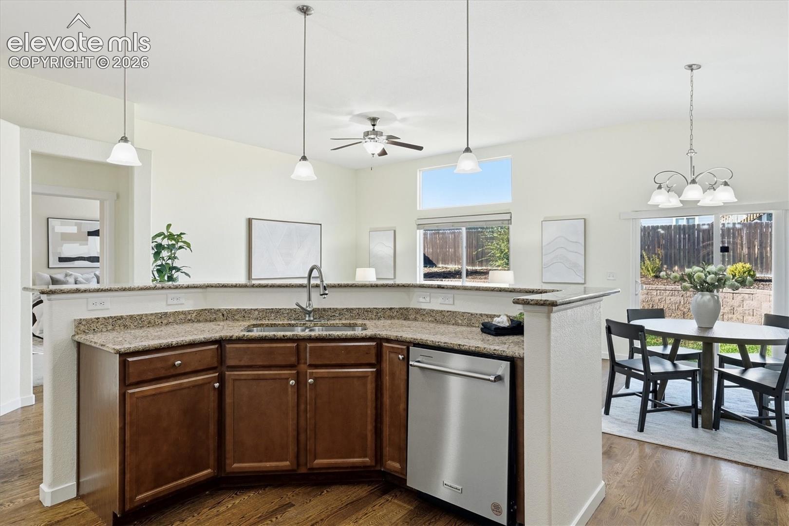 Listing photo 14 for 7384 Bonterra Lane
