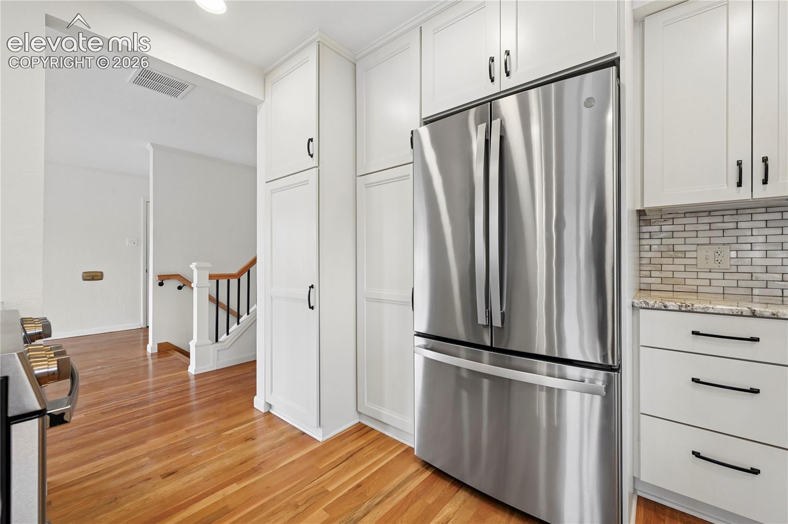 Listing photo 18 for 801 Westacres Avenue